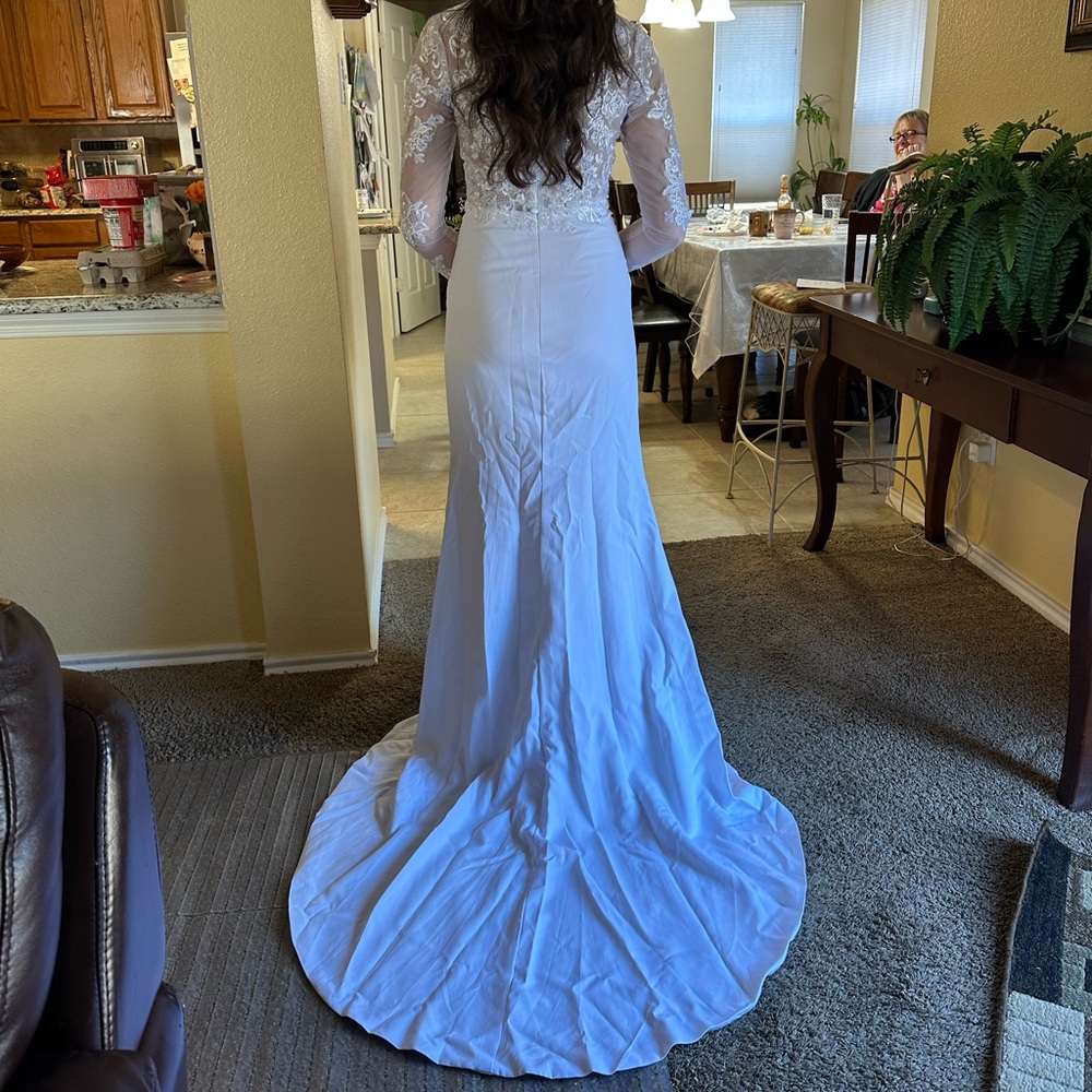 XS Mermaid White Lace Long Sleeve Wedding Dress